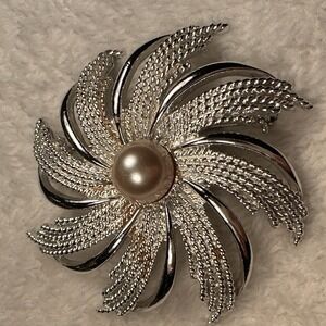 Vintage 1960's Sarah Coventry Signed Faux Pearl Pinwheel Pin Brooch